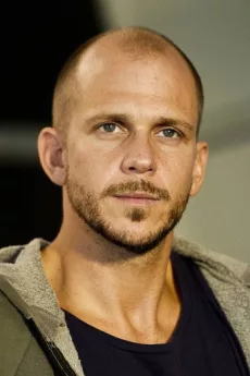 Gustaf Skarsgård poster