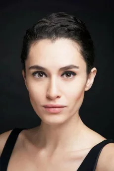 Hande Doğandemir poster