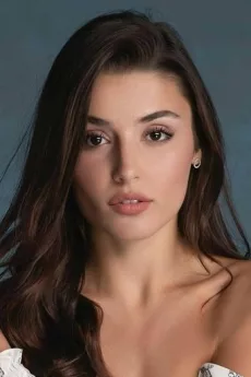 Hande Erçel poster