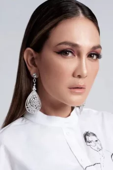Luna Maya poster