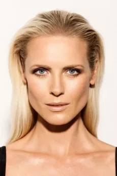 Synnøve Macody Lund poster