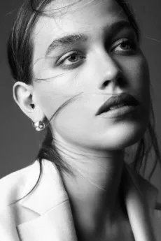 Victoria Pedretti poster